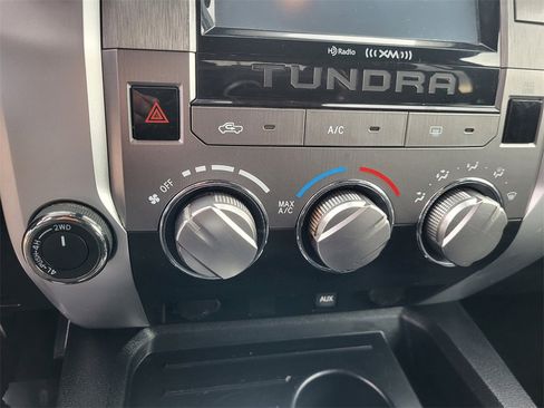 Used 2018 Toyota Tundra SR5 w/ SR5 Upgrade Package image 28
