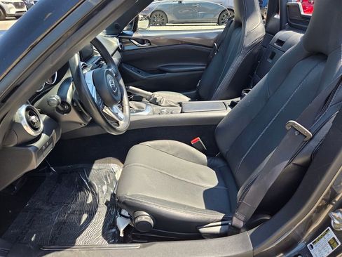 Used 2023 MAZDA MX-5 Miata Grand Touring RWD image 4