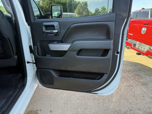 Used 2015 Chevrolet Silverado 2500 LT w/ LT Convenience Package AWD/4WD image 16