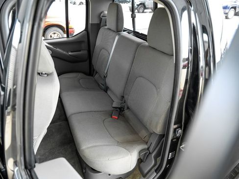 Used 2018 Nissan Frontier SV RWD image 36