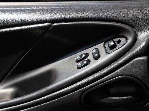 Used 2001 Ford Mustang GT image 39