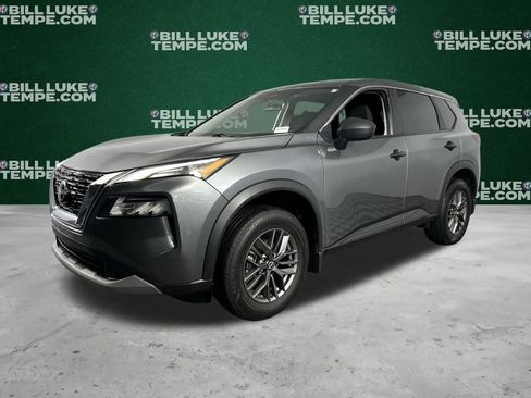Used 2023 Nissan Rogue S image 2