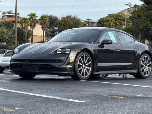 Used 2021 Porsche Taycan image 8