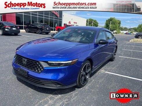 Used 2025 Honda Accord Sport image 1