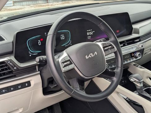 Used 2025 Kia Telluride S image 15