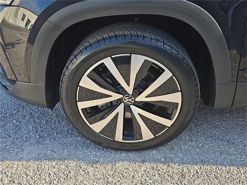 Used 2022 Volkswagen Taos SE image 6