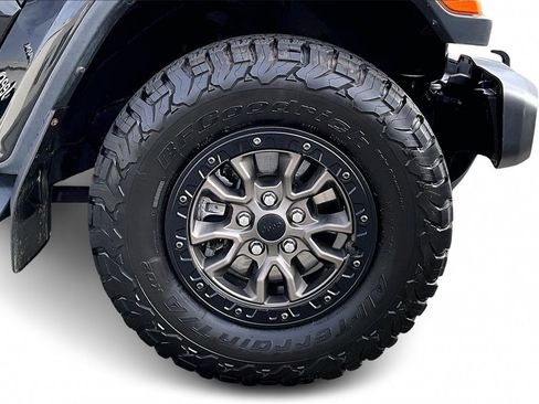 Certified 2020 Jeep Wrangler Unlimited Sahara image 31