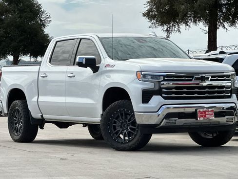 Used 2022 Chevrolet Silverado 1500 LTZ AWD/4WD image 10