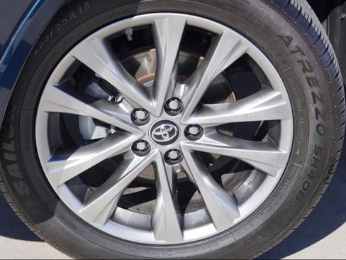 Used 2017 Toyota RAV4 Platinum w/ Cargo Management Package image 10