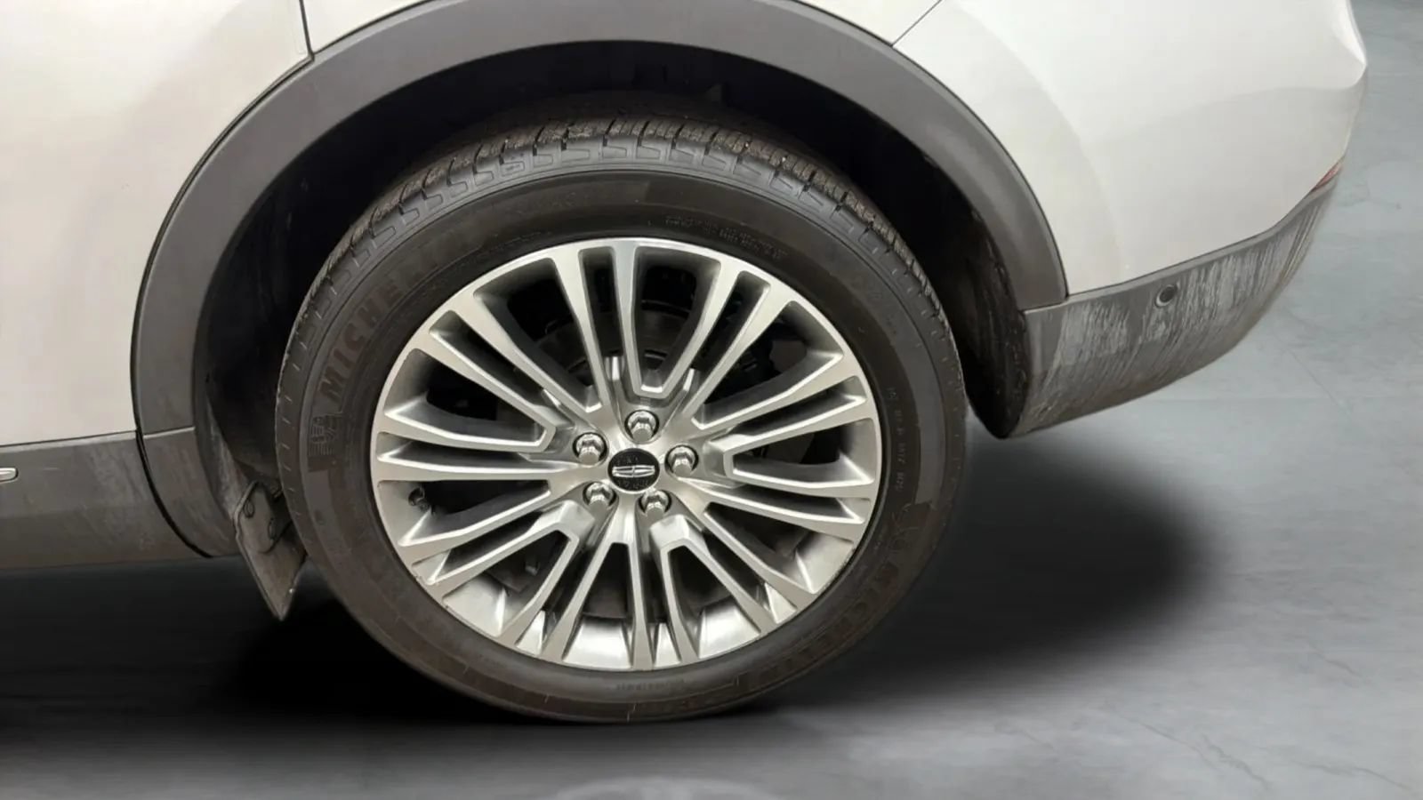 Used 2017 Lincoln MKX Reserve w/ Driver Assistance Package FWD image 29