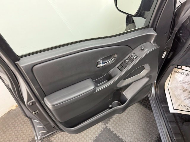 Used 2023 Nissan Frontier SV w/ Technology Package RWD image 14