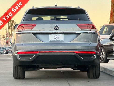 Certified 2022 Volkswagen Atlas Cross Sport SE image 6