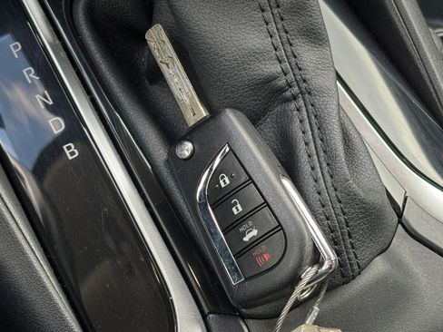 Used 2025 Toyota Corolla LE image 22