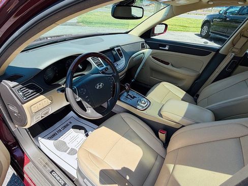 Used 2012 Hyundai Genesis 4.6 RWD image 10