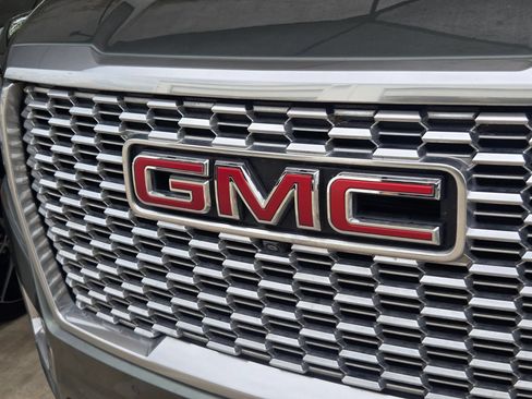 Used 2023 GMC Yukon Denali RWD image 4