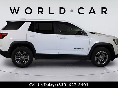 Used 2025 GMC Terrain Elevation