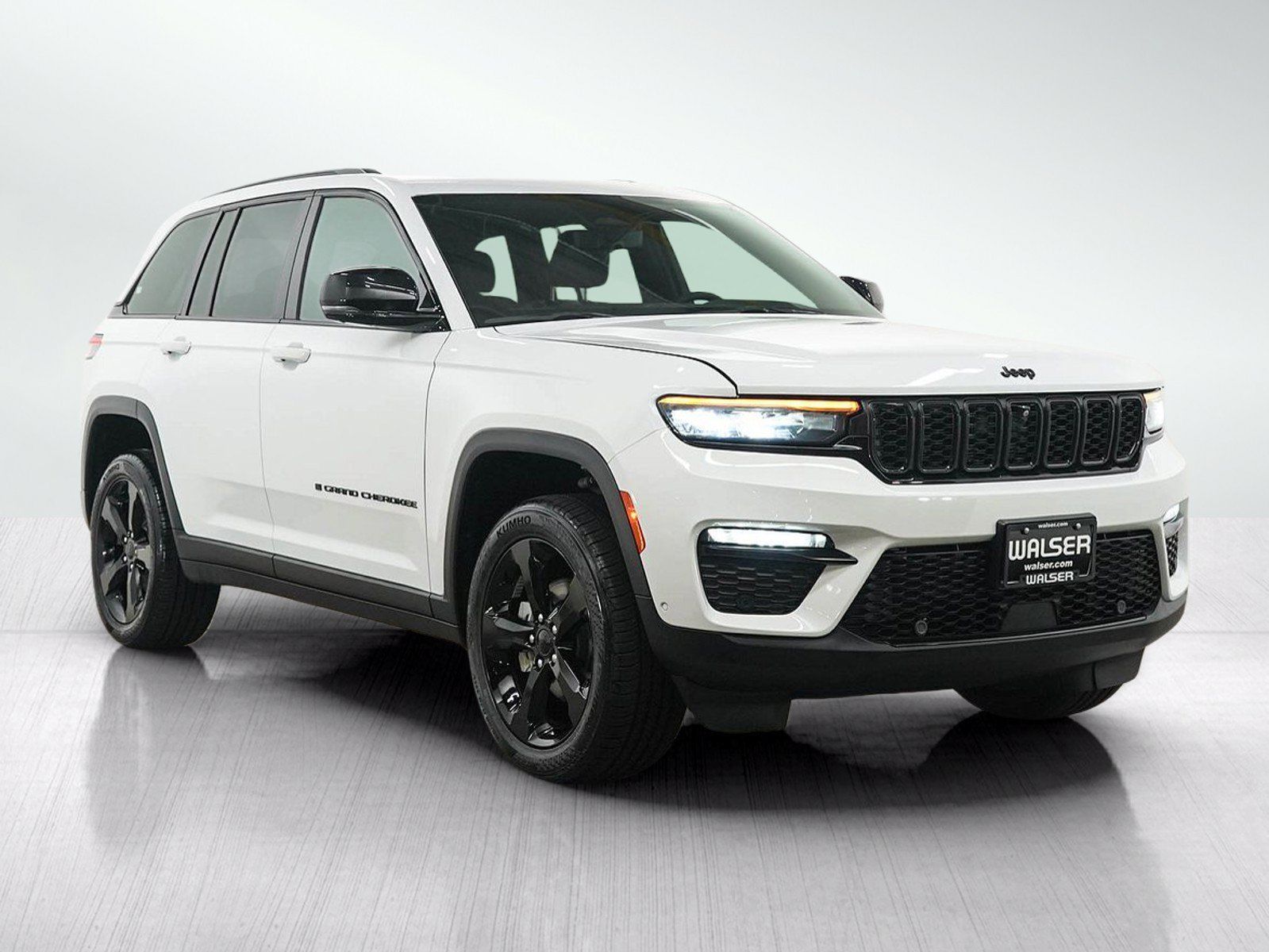 Used 2024 Jeep Grand Cherokee Limited w/ Luxury Tech Group II AWD/4WD image 7