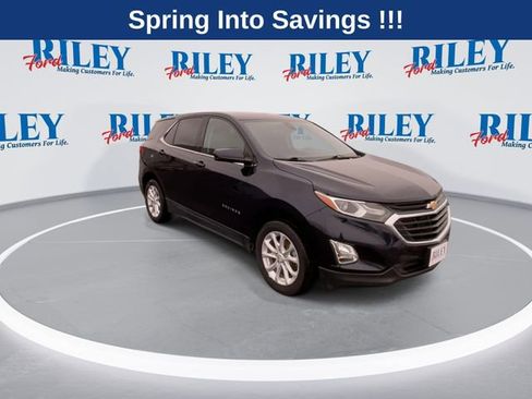 Used 2020 Chevrolet Equinox LT w/ Driver Convenience Package AWD/4WD image 2