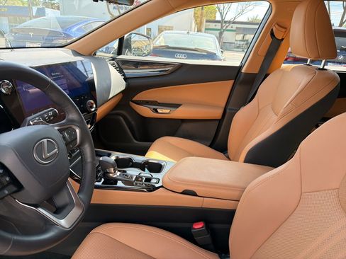 Used 2025 Lexus NX 350h AWD w/ Cold Area Package image 7