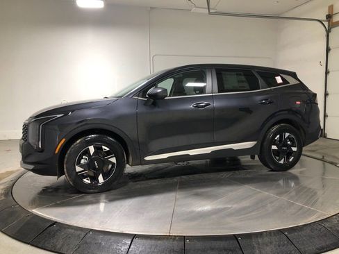 New 2026 Kia Sportage LX FWD image 4