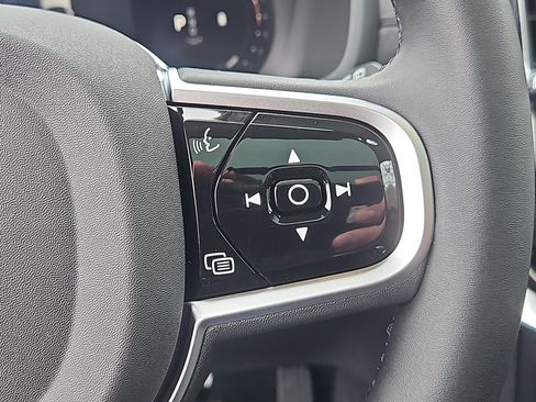 New 2026 Volvo XC90 B5 Plus w/ Protection Package Premier image 16