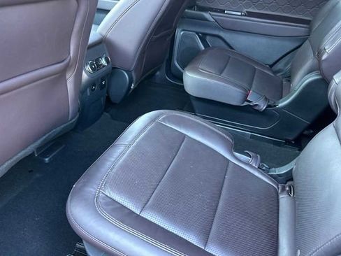 Used 2025 Ford Explorer Platinum w/ Ultimate Package image 11