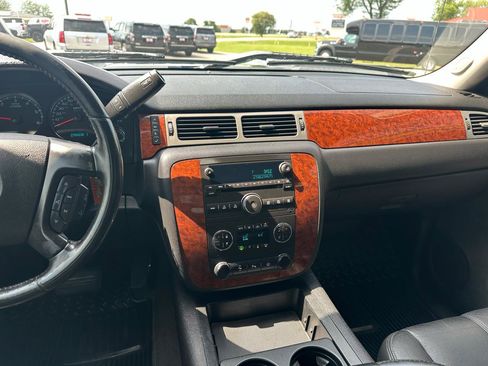 Used 2008 Chevrolet Silverado 2500 LTZ w/ Safety Package AWD/4WD image 12