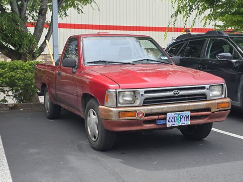Used 1994 Toyota Pickup 2WD Regular Cab image 2