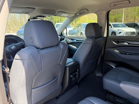 Used 2021 Buick Enclave Essence image 15