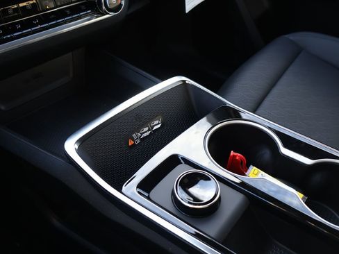 New 2026 Chevrolet Equinox LT w/ Convenience Package II image 32