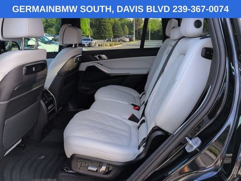 Used 2025 BMW X7 xDrive40i w/ M Sport Package AWD/4WD image 16