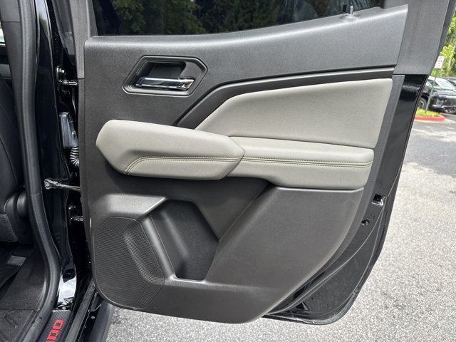 Used 2025 Chevrolet Colorado ZR2 w/ Technology Package AWD/4WD image 17