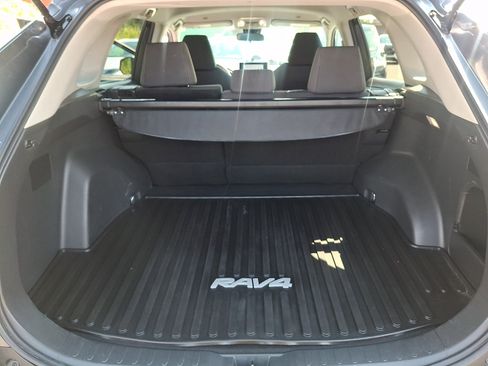 Used 2023 Toyota RAV4 LE AWD/4WD image 28