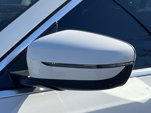 New 2026 BMW 330i Sedan w/ Convenience Package image 30