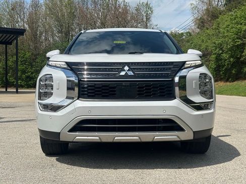 Used 2022 Mitsubishi Outlander SE AWD/4WD image 3