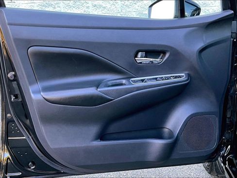 Used 2025 Nissan Versa SR w/ Trunk Package image 25