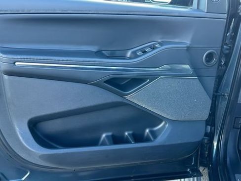 Used 2025 Lincoln Navigator Reserve image 19