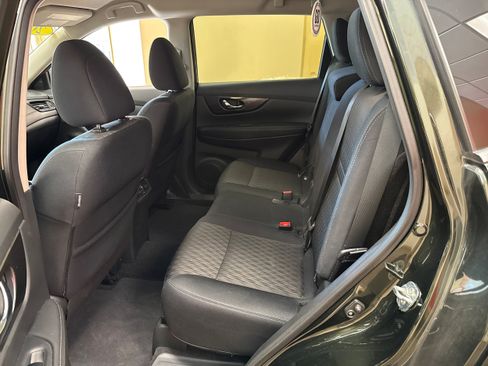 Used 2019 Nissan Rogue SV w/ Premium Package AWD/4WD image 7