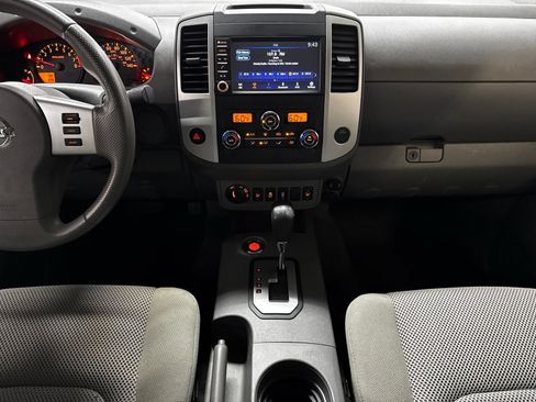 Used 2020 Nissan Frontier SV w/ Midnight Edition Floor Mats AWD/4WD image 16