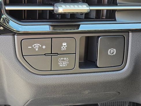 New 2026 Kia Sportage S image 15