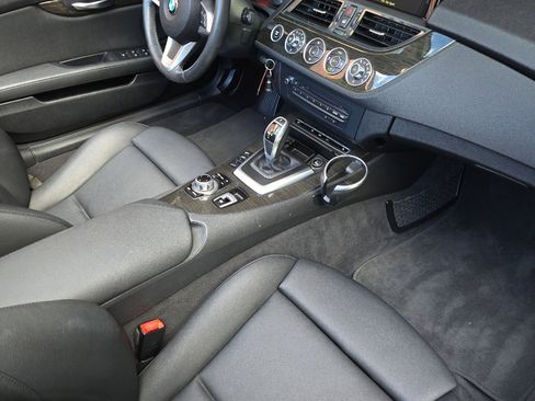 Used 2016 BMW Z4 sDrive28i image 16