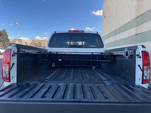 Used 2021 Nissan Frontier SV image 19