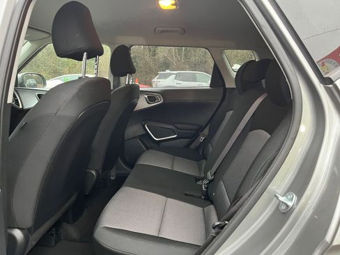 Used 2025 Kia Soul LX w/ LX Technology Package image 23