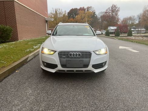 Used 2016 Audi A4 Premium Plus w/ Technology Package image 2