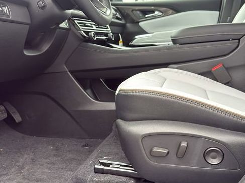 New 2026 Chevrolet Traverse High Country image 13