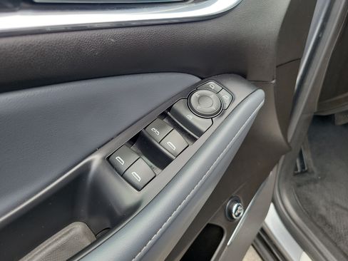 Used 2021 Buick Enclave Essence FWD image 25