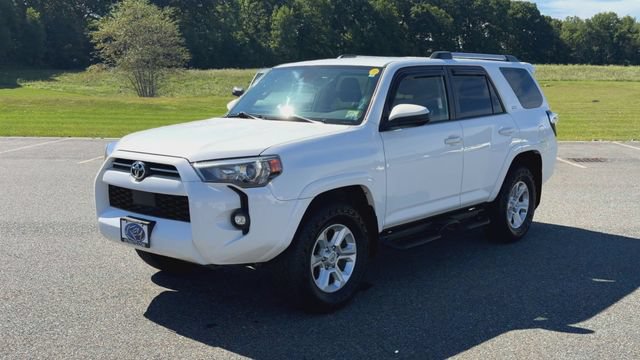 Used 2022 Toyota 4Runner SR5 AWD/4WD image 4