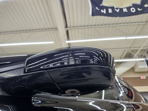 Used 2018 Jaguar F-PACE Premium image 11