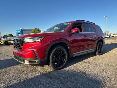Used 2025 Honda Pilot Elite image 2
