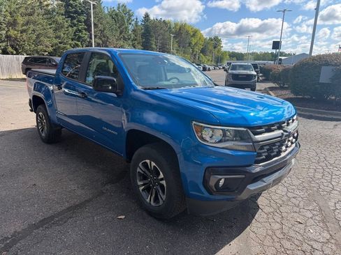Used 2021 Chevrolet Colorado Z71 w/ Safety Package AWD/4WD image 3